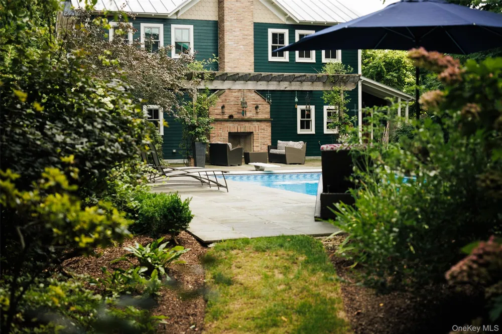 62 Livingston Street Rhinebeck, NY 12572