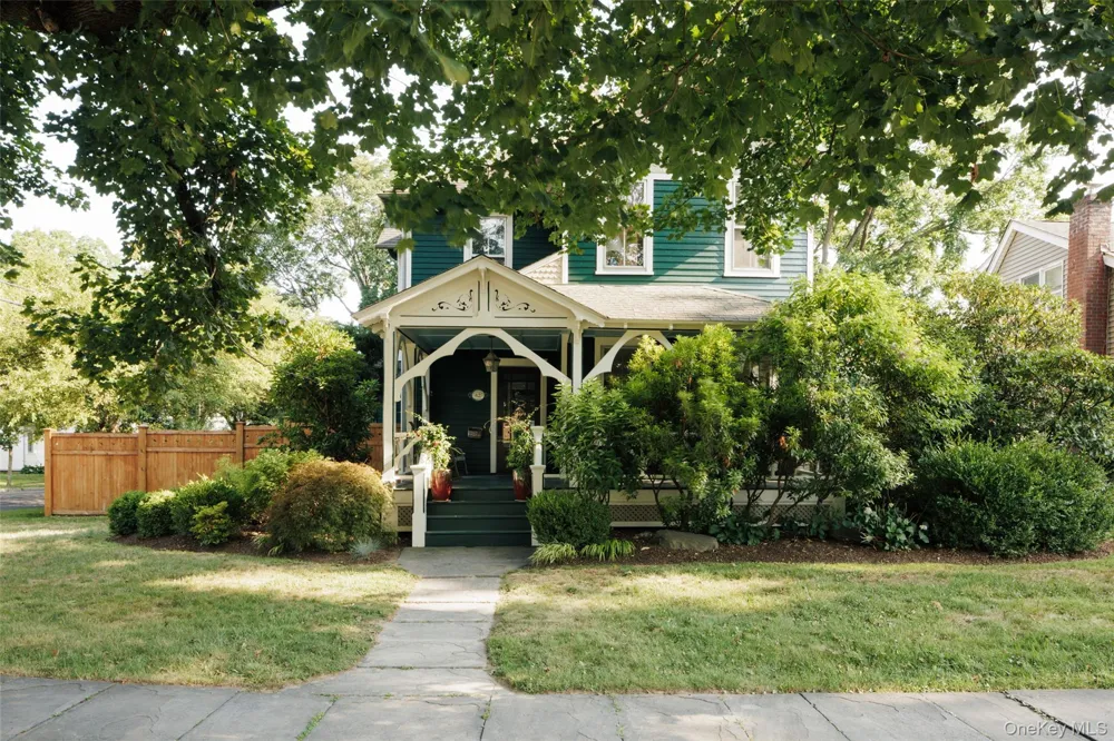 62 Livingston Street Rhinebeck, NY 12572