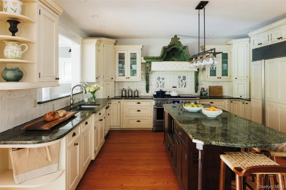 62 Livingston Street Rhinebeck, NY 12572