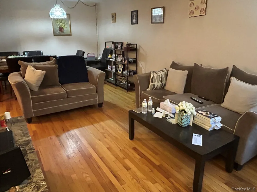194 Smith Street #1M Freeport, NY 11520