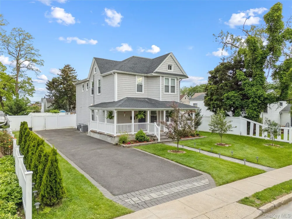 81 Pearsall Avenue Freeport, NY 11520