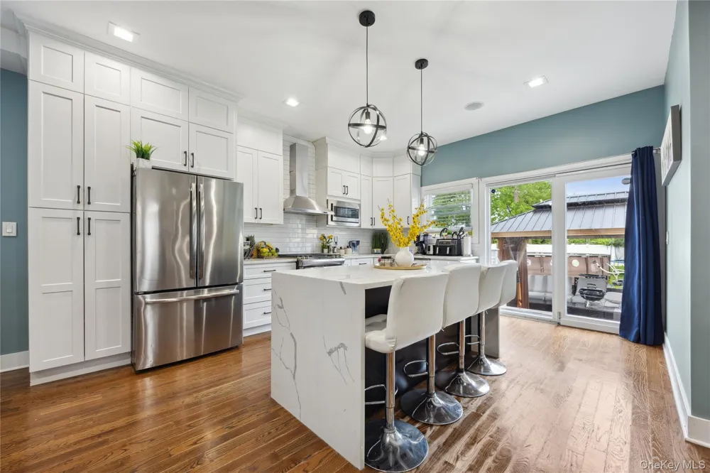 81 Pearsall Avenue Freeport, NY 11520