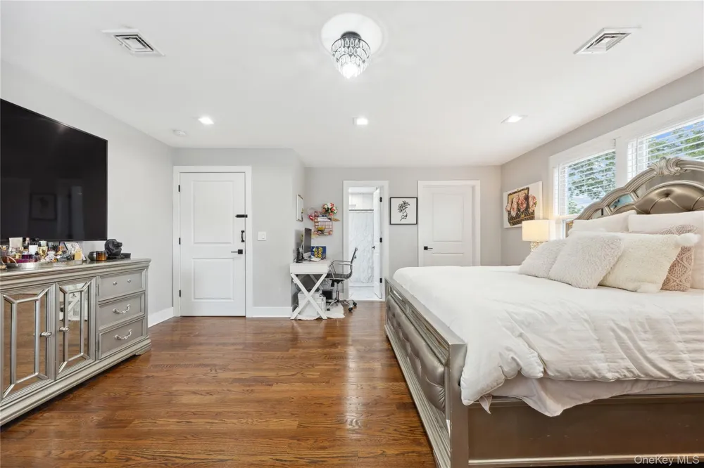 81 Pearsall Avenue Freeport, NY 11520
