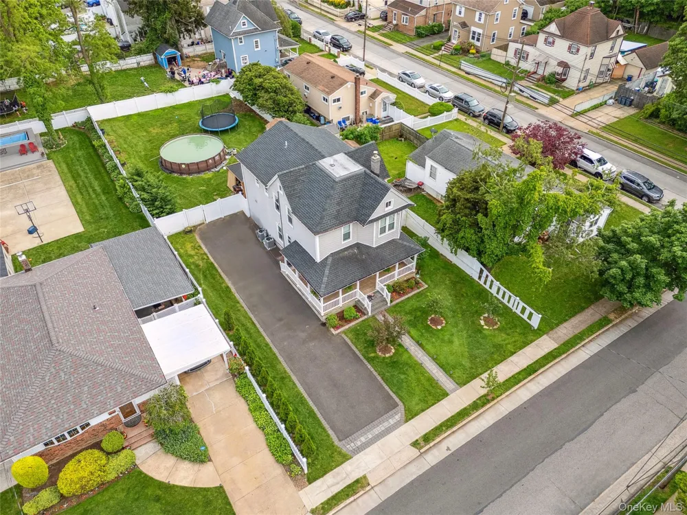 81 Pearsall Avenue Freeport, NY 11520