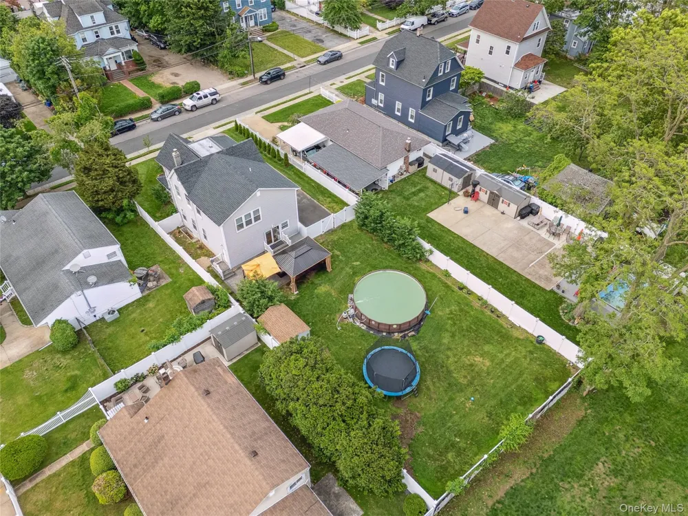 81 Pearsall Avenue Freeport, NY 11520