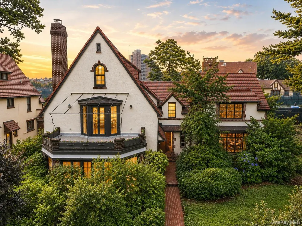 64 Dartmouth Street Forest Hills, NY 11375