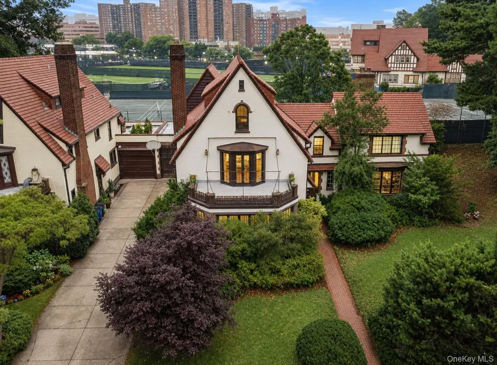 64 Dartmouth Street Forest Hills, NY 11375