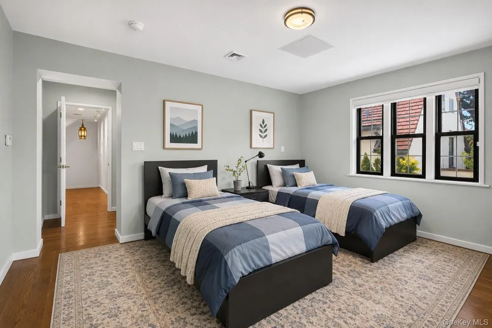 64 Dartmouth Street Forest Hills, NY 11375