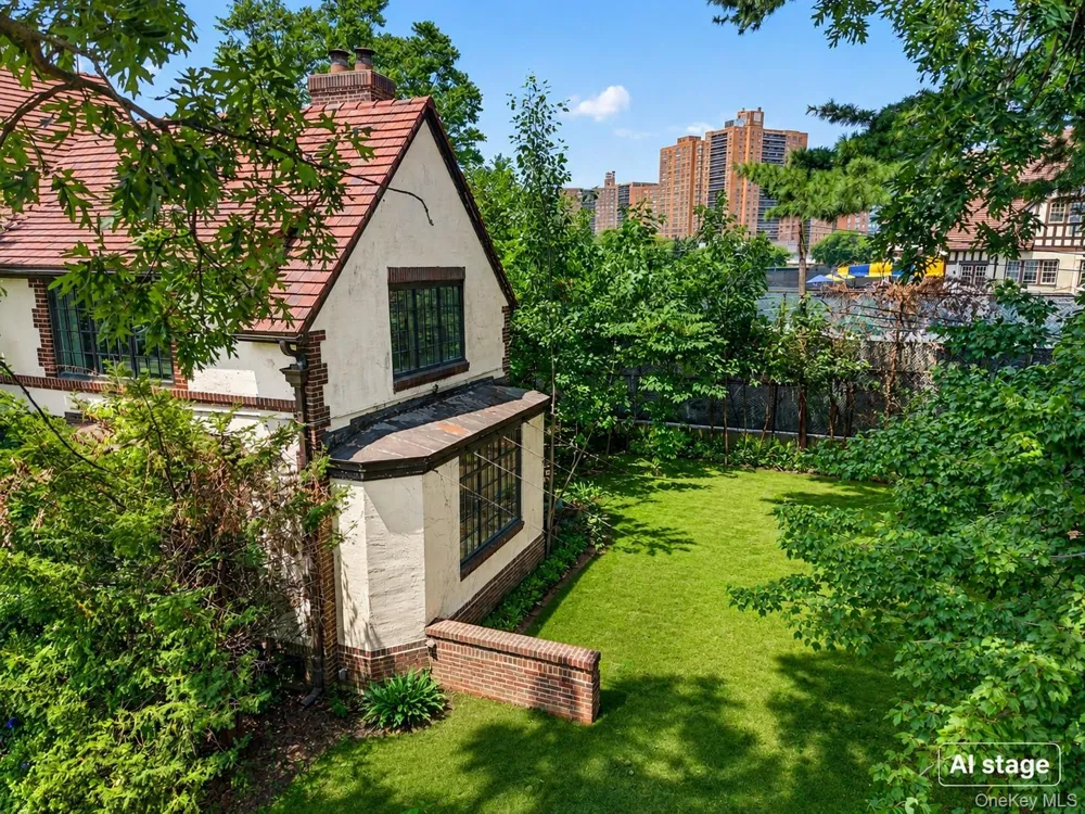 64 Dartmouth Street Forest Hills, NY 11375