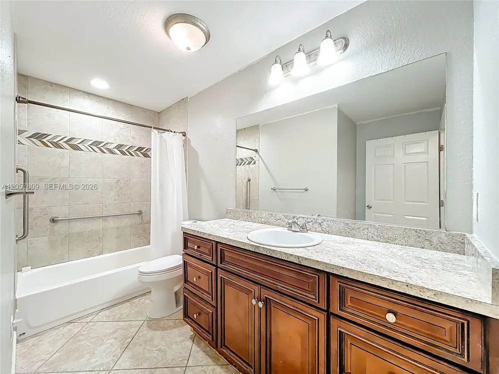 608 Masters Ave Wildwood, FL 34785