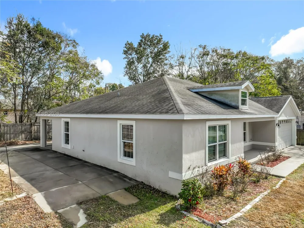 608 Masters Ave Wildwood, FL 34785