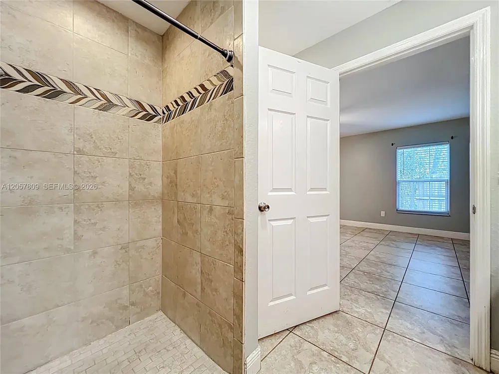 608 Masters Ave Wildwood, FL 34785