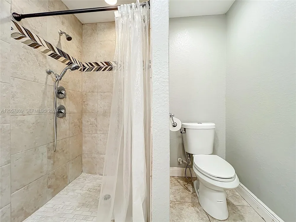 608 Masters Ave Wildwood, FL 34785
