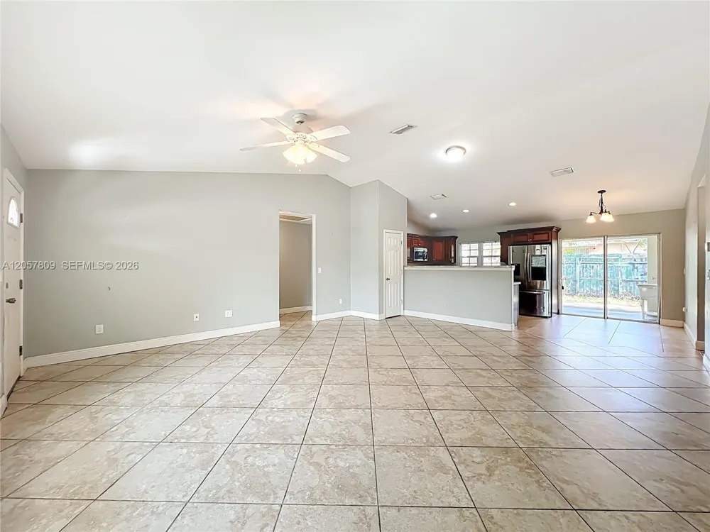 608 Masters Ave Wildwood, FL 34785