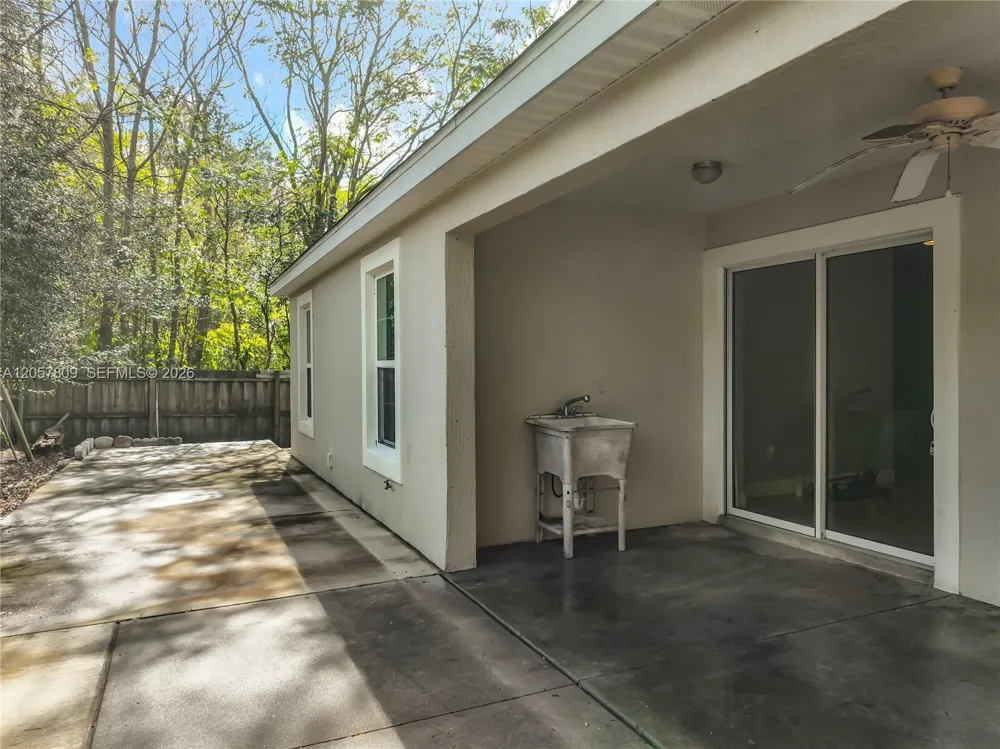 608 Masters Ave Wildwood, FL 34785