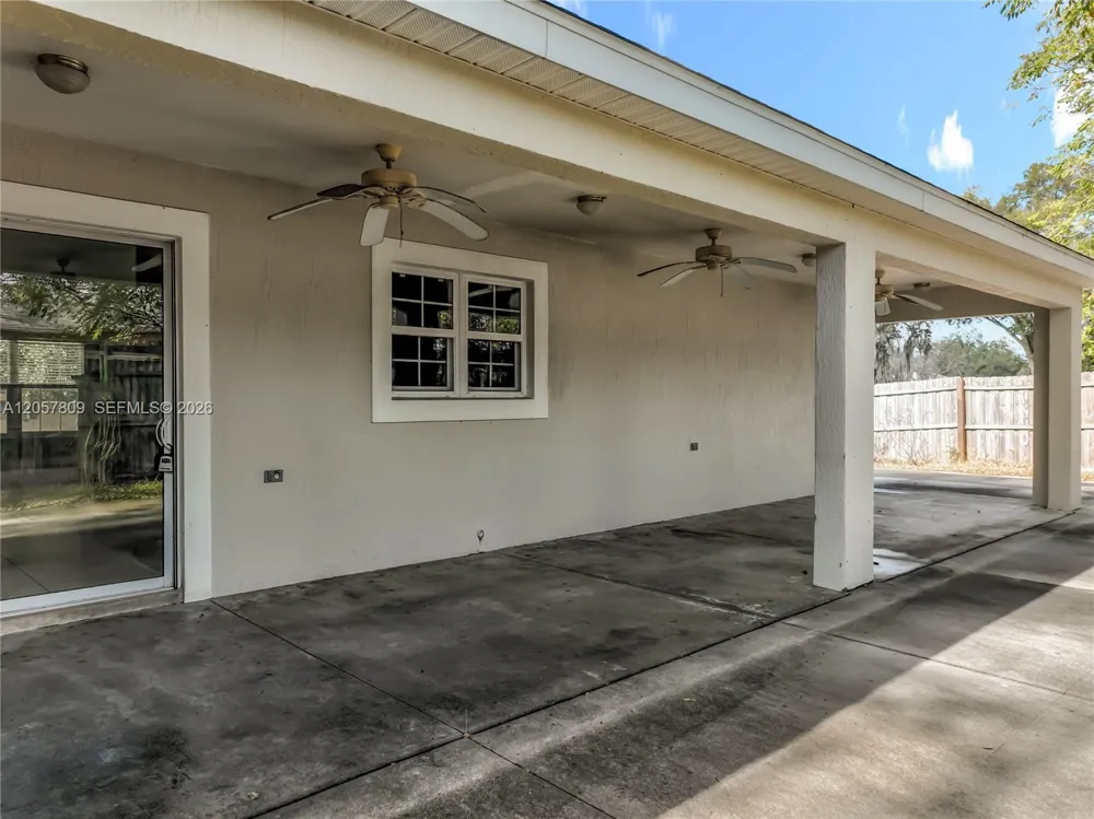 608 Masters Ave Wildwood, FL 34785