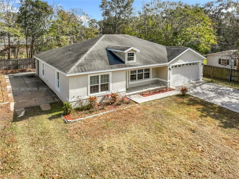 608 Masters Ave Wildwood, FL 34785
