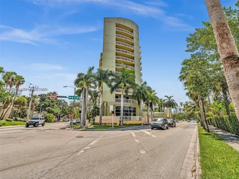 816 NW 11th St #1203