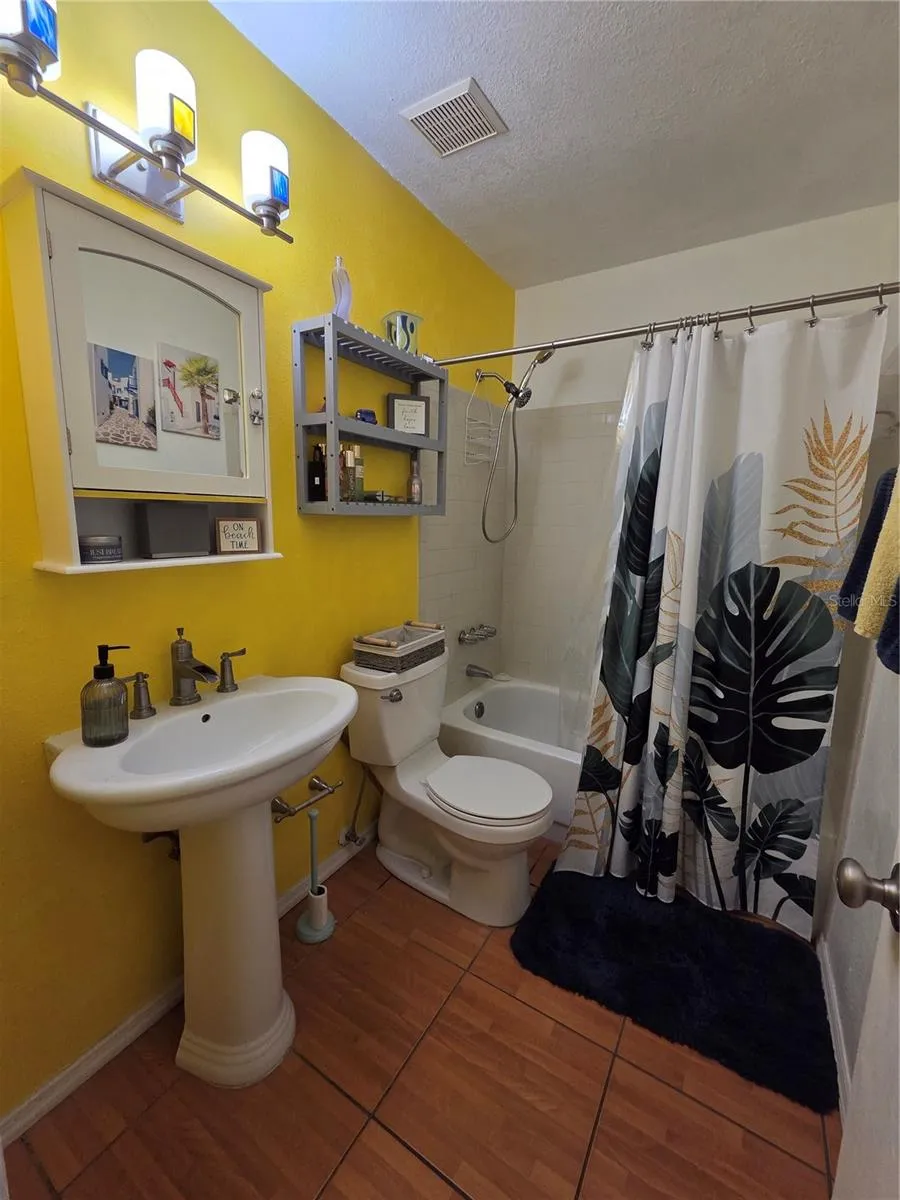 9272 51ST STREET Pinellas Park, FL 33782