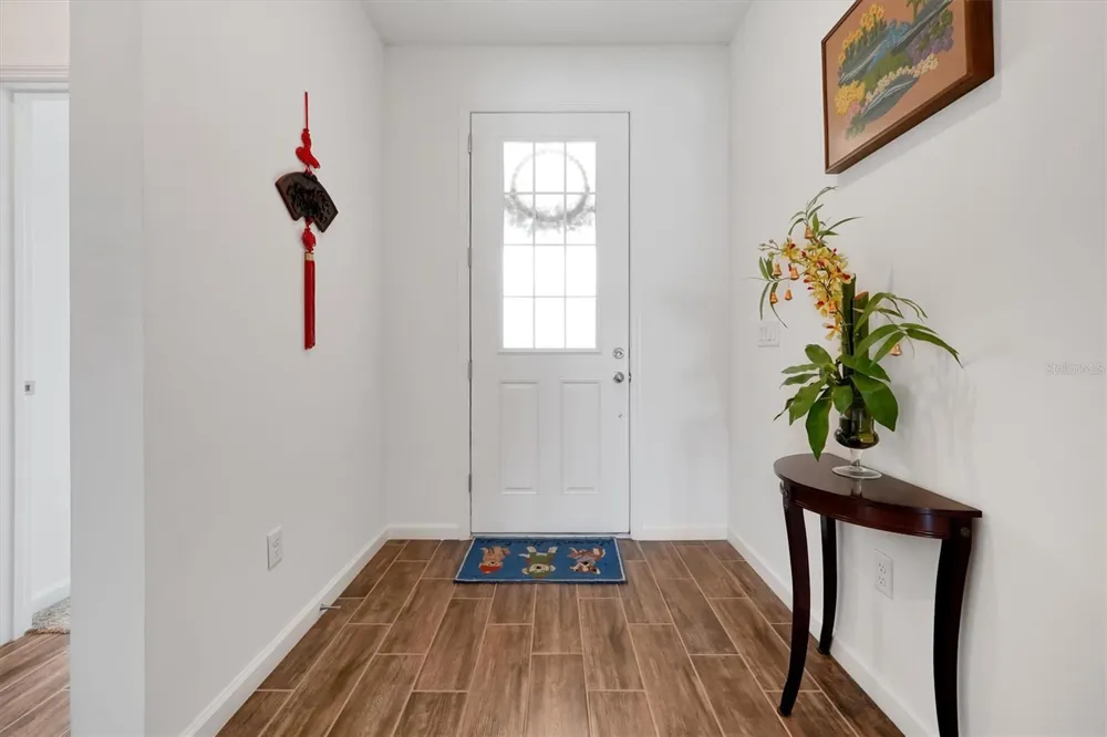 8560 COMPASS POINT AVENUE Orlando, FL 32832
