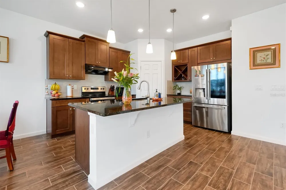 8560 COMPASS POINT AVENUE Orlando, FL 32832