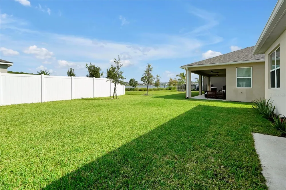 8560 COMPASS POINT AVENUE Orlando, FL 32832