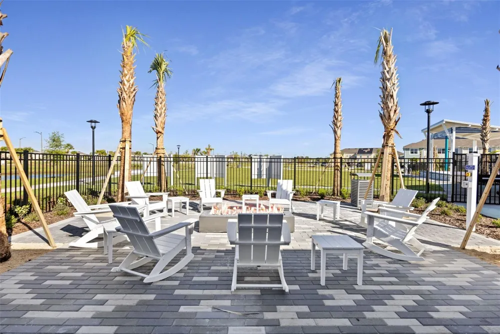 8560 COMPASS POINT AVENUE Orlando, FL 32832
