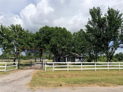 8118 Hamilton Road