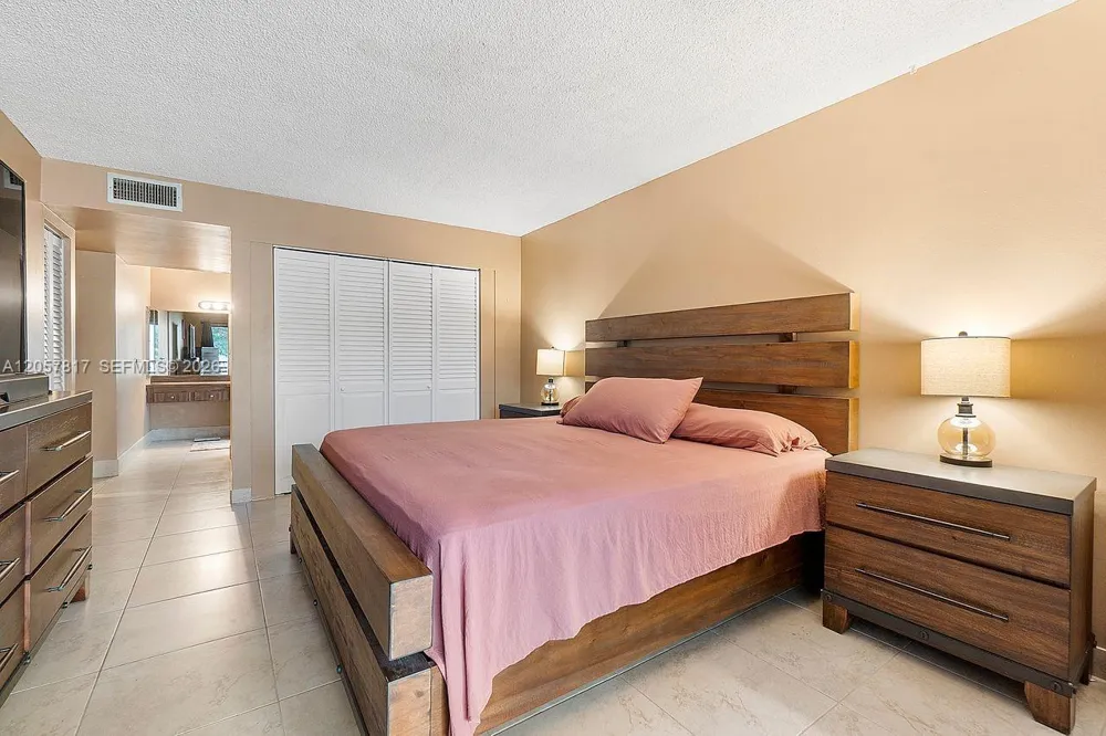 6655 W Broward Blvd #200 Plantation, FL 33317