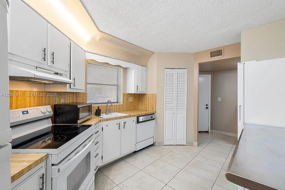 6655 W Broward Blvd #200 Plantation, FL 33317