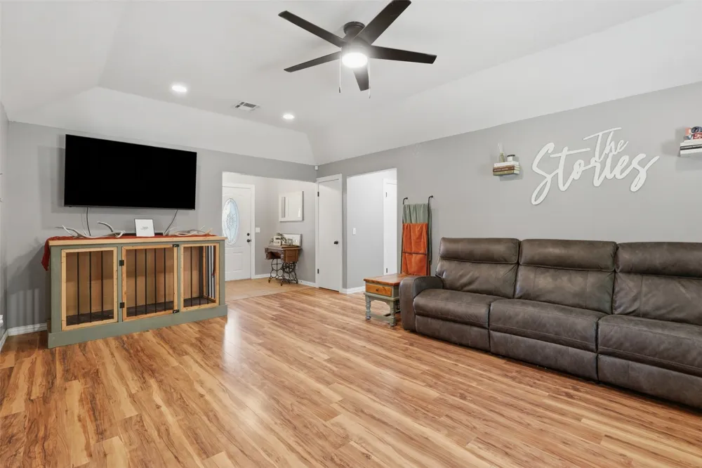 208 S 9th Avenue E Stroud, OK 74079