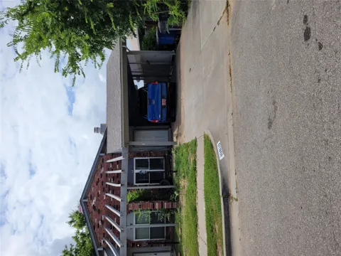 10810 E 15th Place