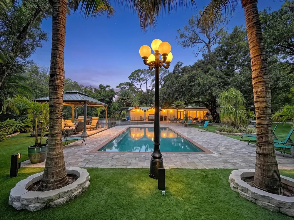 1653 SUNNYBROOK LANE Clearwater, FL 33764