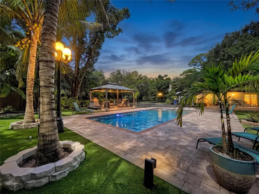1653 SUNNYBROOK LANE Clearwater, FL 33764