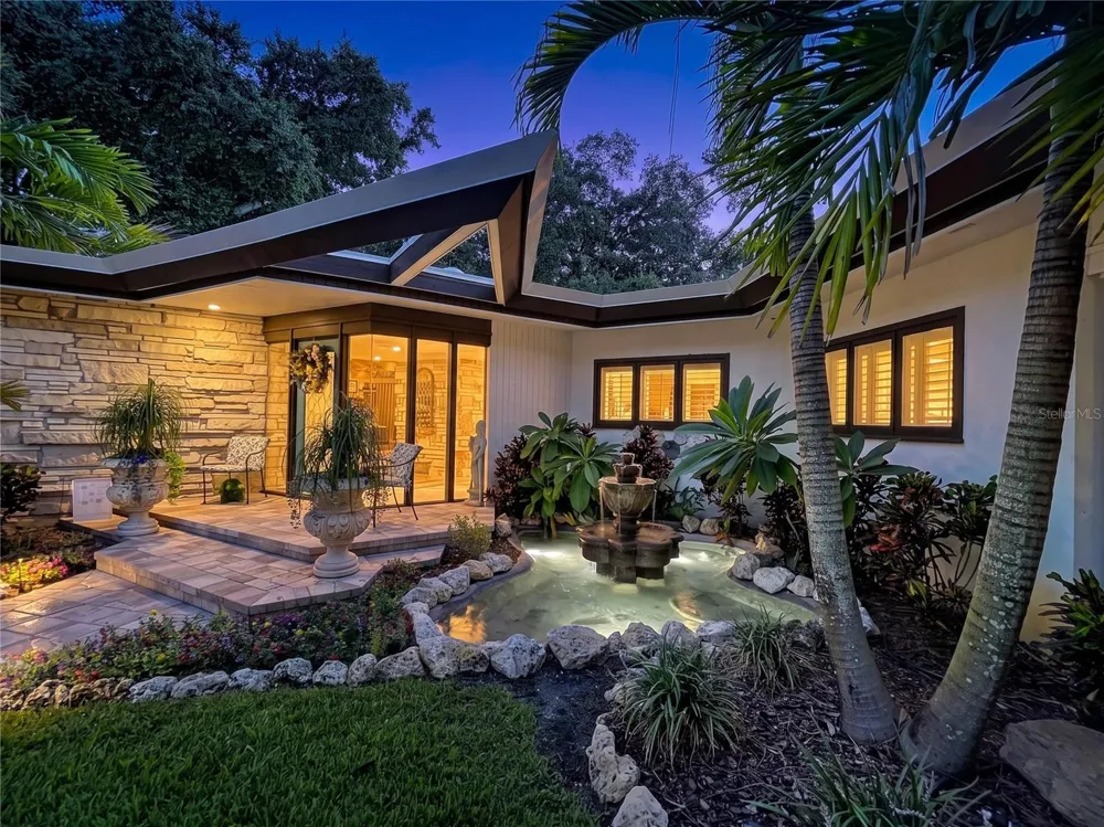 1653 SUNNYBROOK LANE Clearwater, FL 33764