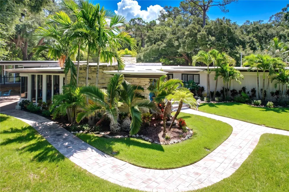 1653 SUNNYBROOK LANE Clearwater, FL 33764