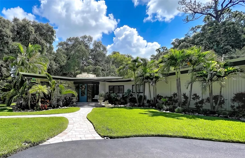 1653 SUNNYBROOK LANE Clearwater, FL 33764