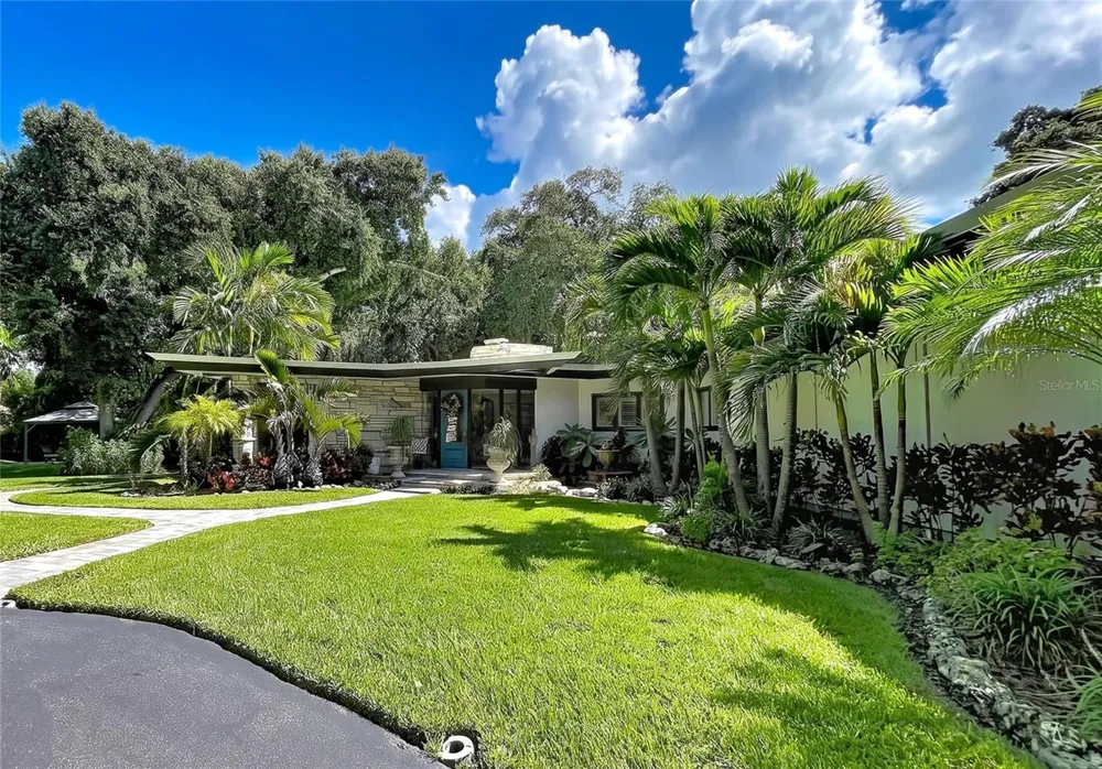 1653 SUNNYBROOK LANE Clearwater, FL 33764