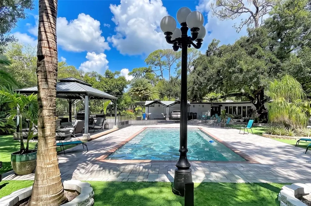 1653 SUNNYBROOK LANE Clearwater, FL 33764