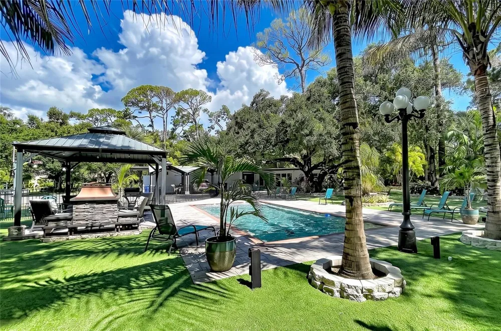 1653 SUNNYBROOK LANE Clearwater, FL 33764