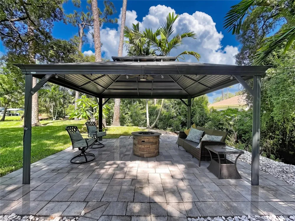 1653 SUNNYBROOK LANE Clearwater, FL 33764