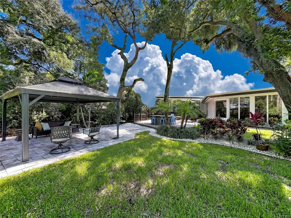 1653 SUNNYBROOK LANE Clearwater, FL 33764