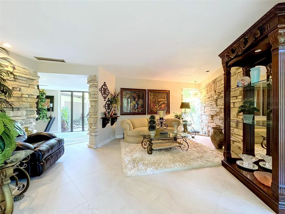 1653 SUNNYBROOK LANE Clearwater, FL 33764