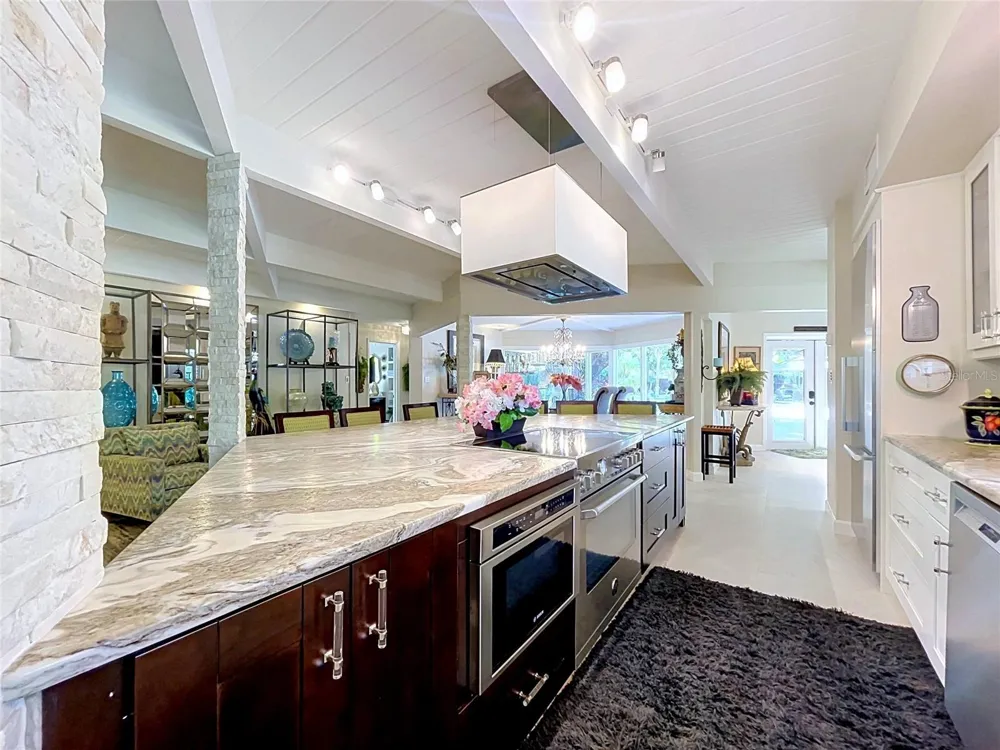 1653 SUNNYBROOK LANE Clearwater, FL 33764