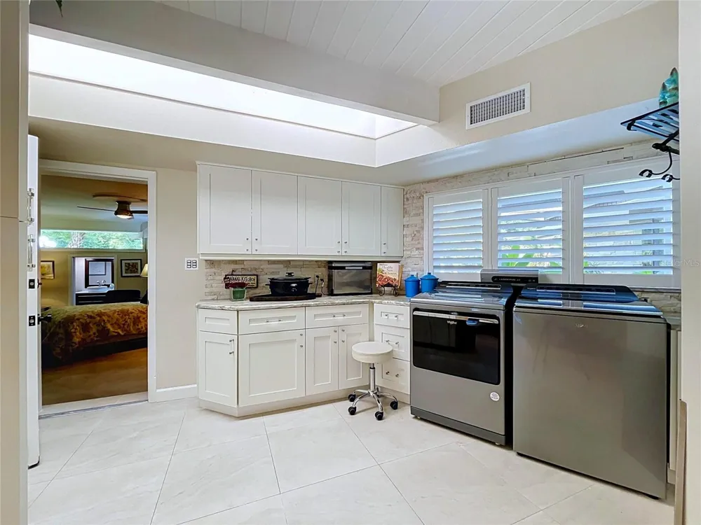 1653 SUNNYBROOK LANE Clearwater, FL 33764