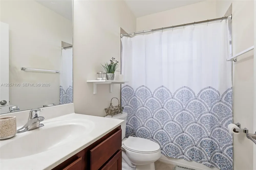 15585 SW 176th Ter Miami, FL 33187