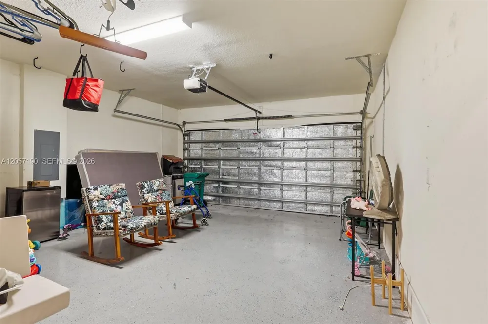 15585 SW 176th Ter Miami, FL 33187