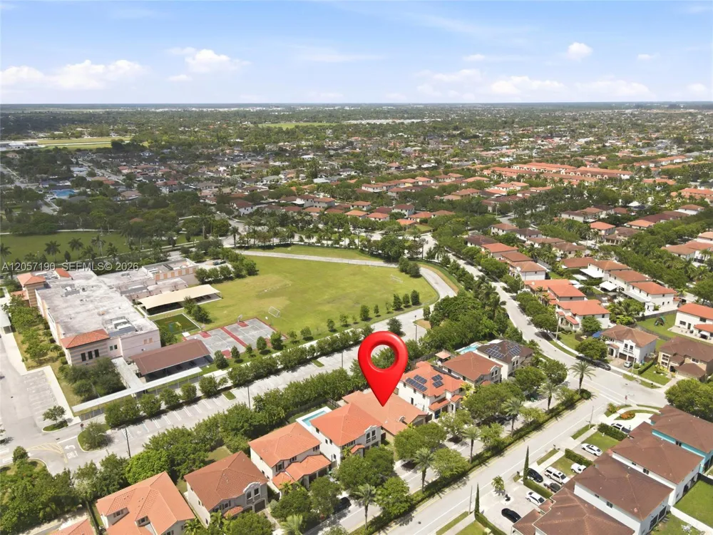 15585 SW 176th Ter Miami, FL 33187