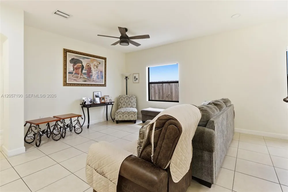 15585 SW 176th Ter Miami, FL 33187