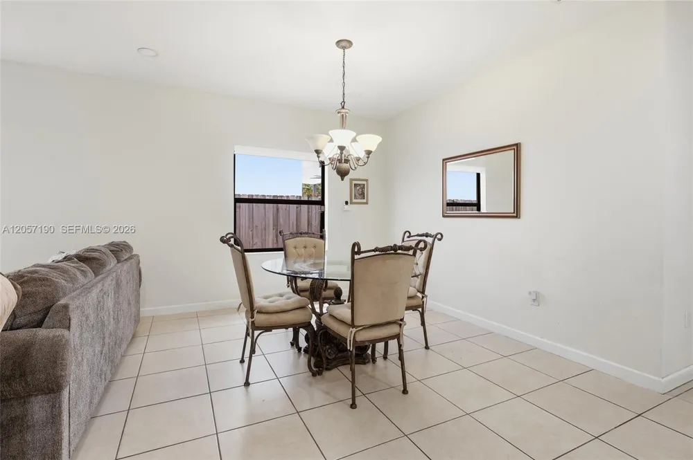 15585 SW 176th Ter Miami, FL 33187